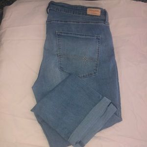 Denizen Levi’s Skinny Crop